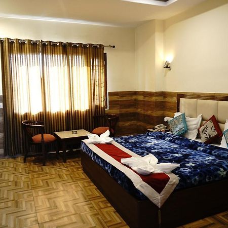 Hotel Vishnu Inn Dehradun Buitenkant foto
