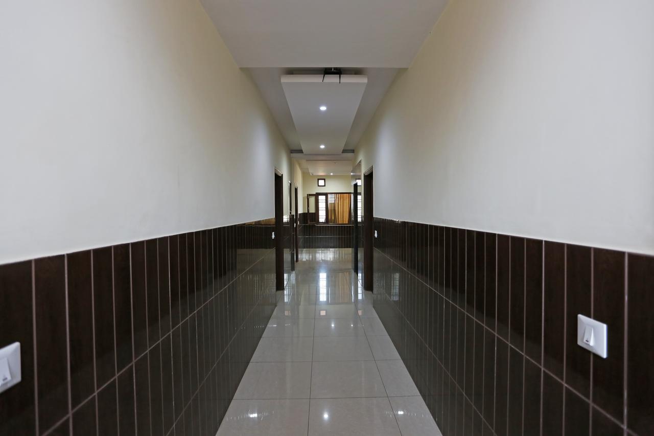Hotel Vishnu Inn Dehradun Buitenkant foto
