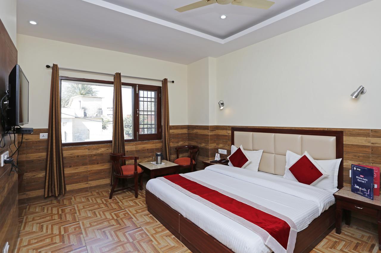 Hotel Vishnu Inn Dehradun Buitenkant foto
