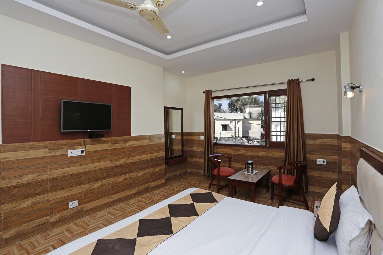 Hotel Vishnu Inn Dehradun Buitenkant foto