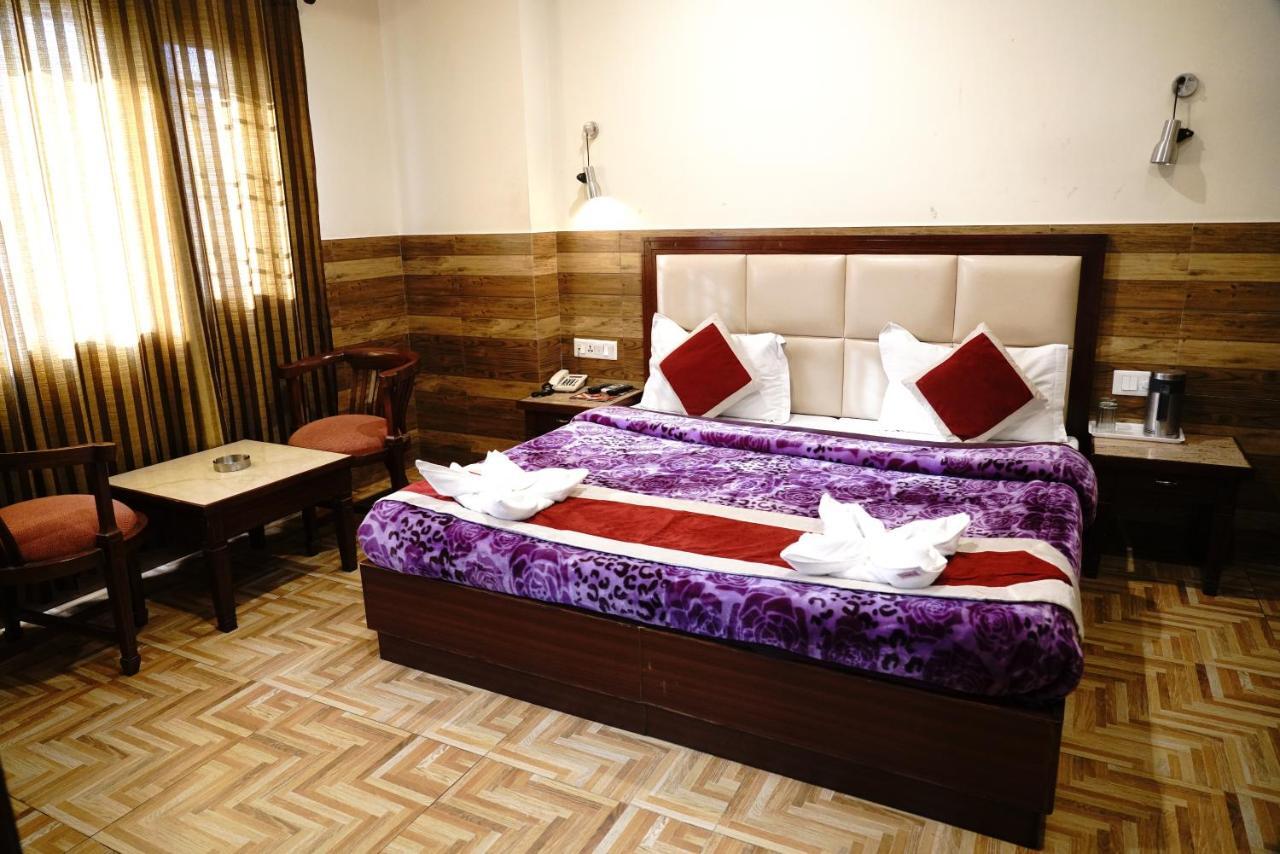 Hotel Vishnu Inn Dehradun Buitenkant foto